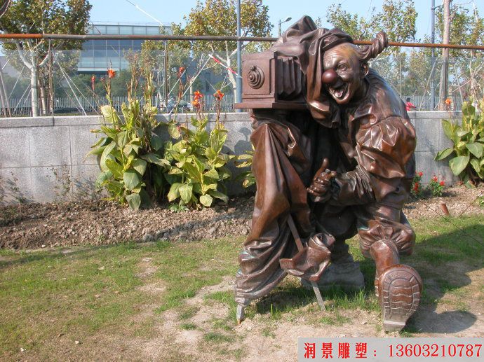 公园人物照相铜雕塑4